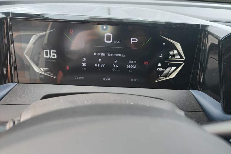 Used GAC Trumpchi GS3 2023 Shadow Speed 270T Enjoyment Edition Odometer Close Up