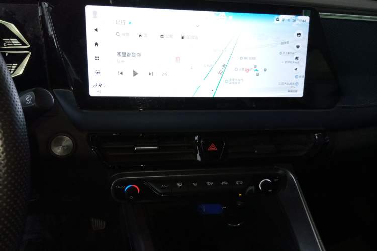 Used GAC Trumpchi GS3 2023 Shadow Speed 270T R-STYLE Edition Audio And AC Panel