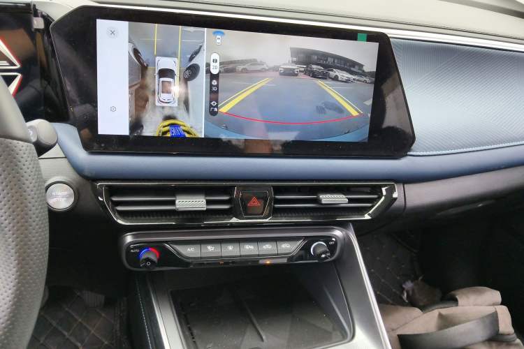 Used GAC Trumpchi GS3 2023 Shadow Speed 270T Dynamic Intelligence Edition Audio And AC Panel