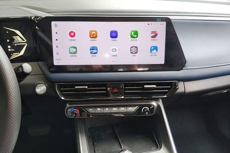 Used GAC Trumpchi GS3 2023 Shadow Speed 270T R-STYLE Edition Audio And AC Panel