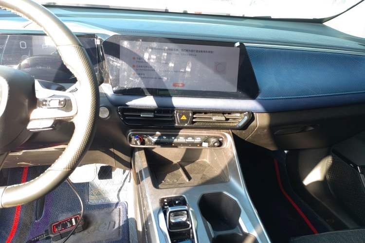 Used GAC Trumpchi GS3 2023 Shadow Speed 270T R-STYLE Edition Audio And AC Panel