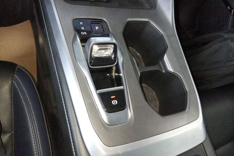 Used GAC Trumpchi GS3 2023 Shadow Speed 270T R-STYLE Edition Gear Lever