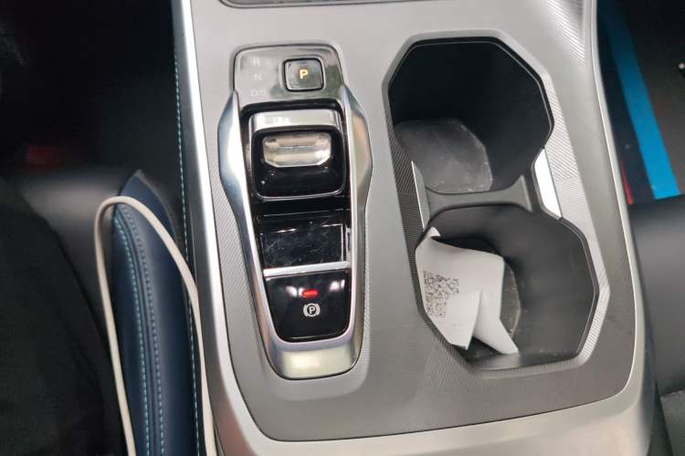 Used GAC Trumpchi GS3 2023 Shadow Speed 270T R-STYLE Edition Gear Lever