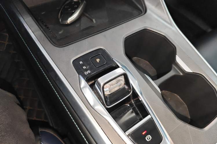 Used GAC Trumpchi GS3 2023 Shadow Speed 270T R-STYLE Edition Gear Lever