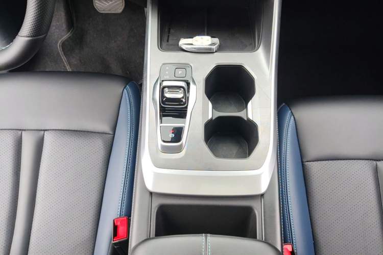 Used GAC Trumpchi GS3 2023 Shadow Speed 270T R-STYLE Edition Gear Lever