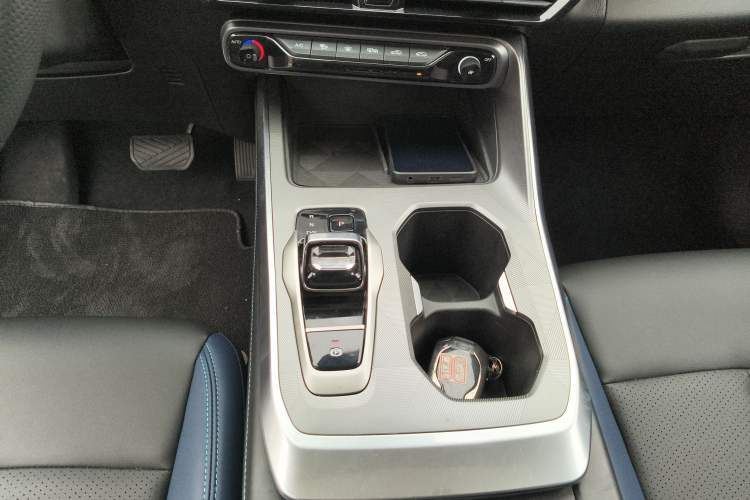 Used GAC Trumpchi GS3 2023 Shadow Speed 270T Enjoyment Edition Gear Lever