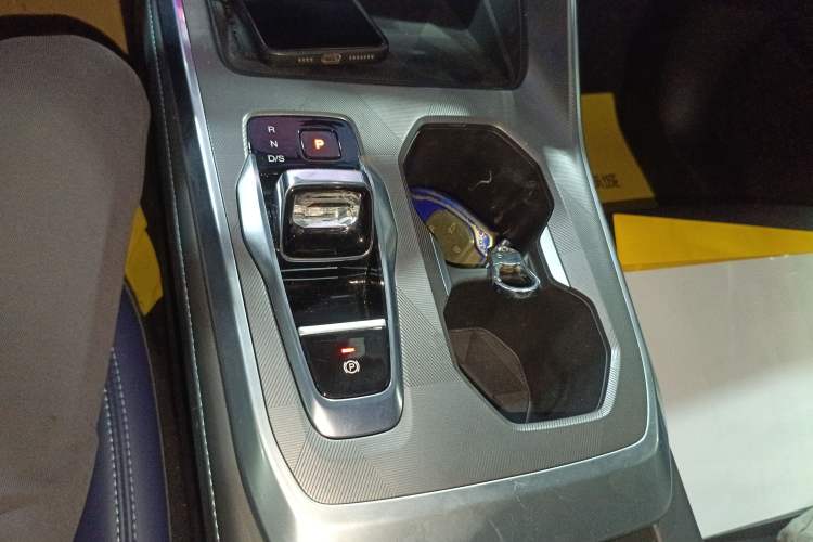 Used GAC Trumpchi GS3 2023 Shadow Speed 270T R-STYLE Edition Gear Lever
