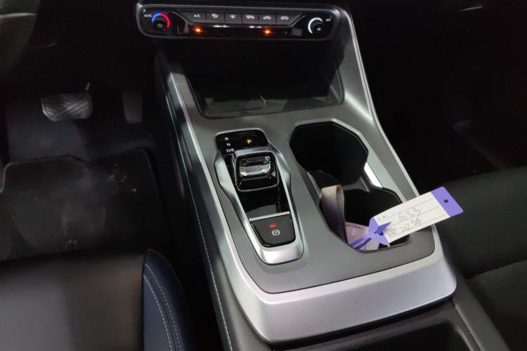 Used GAC Trumpchi GS3 2023 Shadow Speed 270T R-STYLE Edition Gear Lever