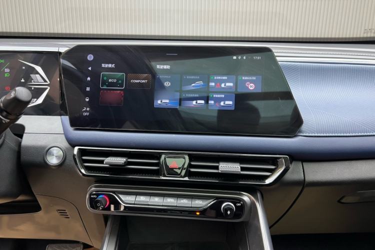 Used GAC Trumpchi GS3 2023 Shadow Speed 270T R-STYLE Edition Interior 3