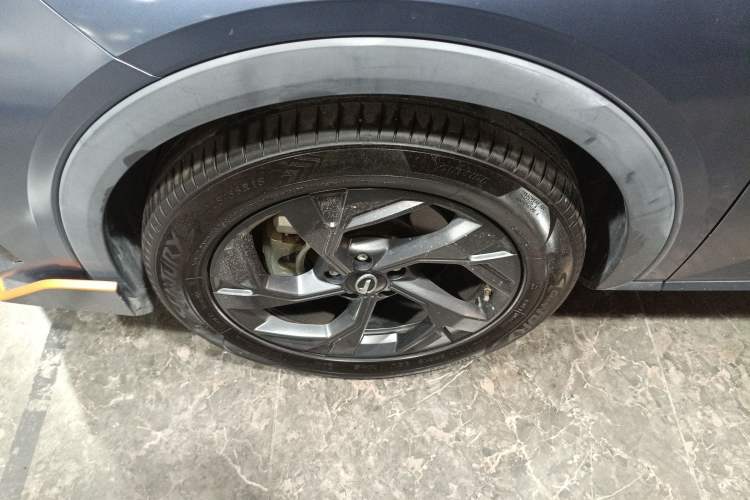 Used GAC Trumpchi GS3 2023 Shadow Speed 270T R-STYLE Edition Left Front Wheel Hub