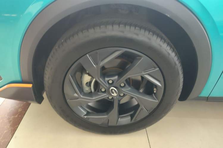 Used GAC Trumpchi GS3 2023 Shadow Speed 270T R-STYLE Edition Left Front Wheel Hub