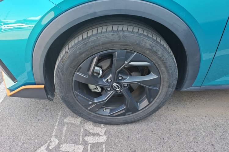 Used GAC Trumpchi GS3 2023 Shadow Speed 270T R-STYLE Edition Left Front Wheel Hub