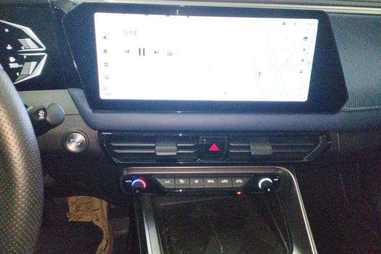 Used GAC Trumpchi GS3 2023 Shadow Speed 270T Dynamic Intelligence Edition Audio And AC Panel
