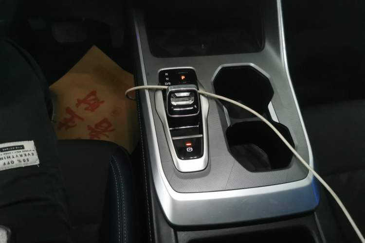 Used GAC Trumpchi GS3 2023 Yingsu 270T Jingqu Edition Gear Lever