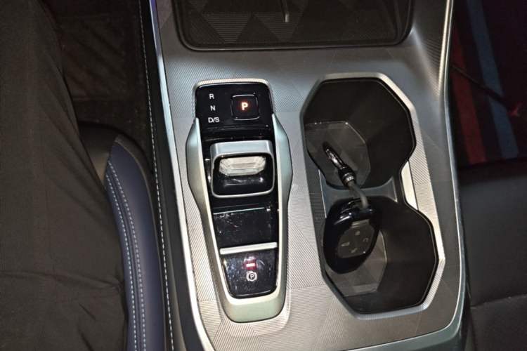 Used GAC Trumpchi GS3 2023 Shadow Speed 270T Enjoyment Edition Gear Lever