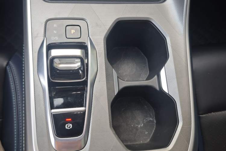 Used GAC Trumpchi GS3 2023 Shadow Speed 270T R-STYLE Edition Gear Lever