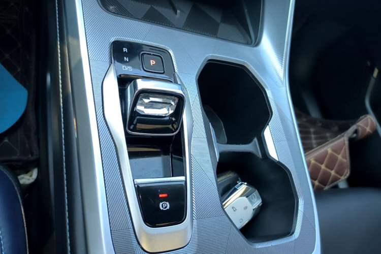 Used GAC Trumpchi GS3 2023 Shadow Speed 270T Enjoyment Edition Gear Lever