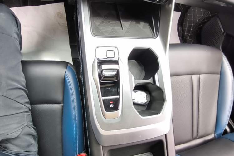 Used GAC Trumpchi GS3 2023 Shadow Speed 270T Enjoyment Edition Gear Lever