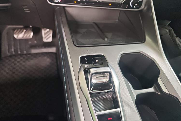 Used GAC Trumpchi GS3 2023 Shadow Speed 270T Dynamic Intelligence Edition Gear Lever