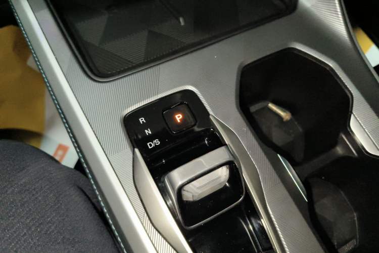 Used GAC Trumpchi GS3 2023 Shadow Speed 270T Enjoyment Edition Gear Lever