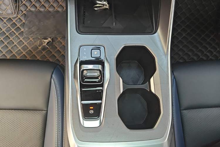 Used GAC Trumpchi GS3 2023 Shadow Speed 270T Dynamic Intelligence Edition Gear Lever