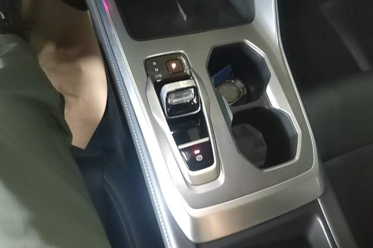 Used GAC Trumpchi GS3 2023 Shadow Speed 270T Enjoyment Edition Gear Lever