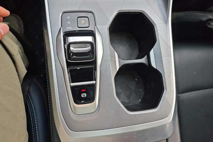 Used GAC Trumpchi GS3 2023 Shadow Speed 270T Enjoyment Edition Gear Lever