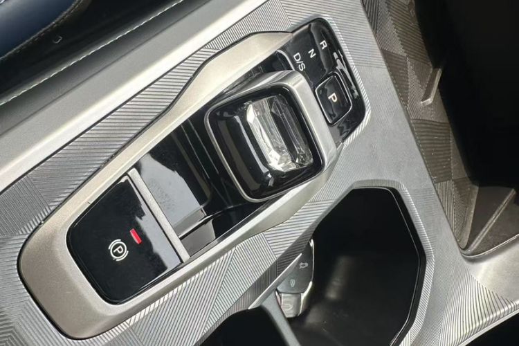 Used GAC Trumpchi GS3 2023 Shadow Speed 270T Enjoyment Edition Gear Lever