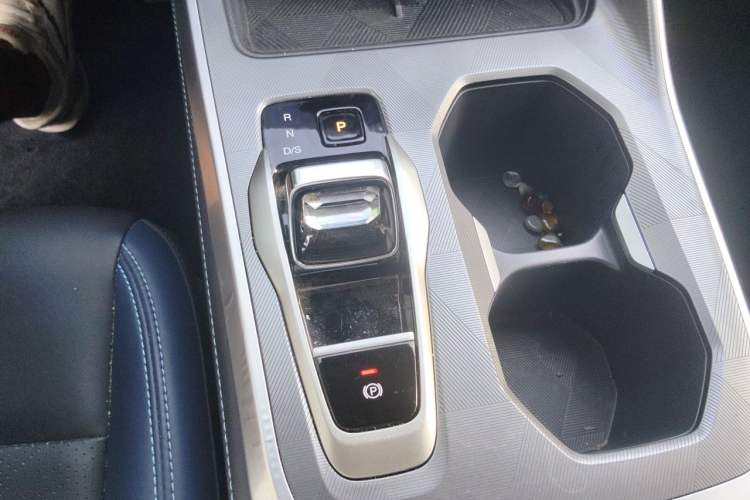 Used GAC Trumpchi GS3 2023 Shadow Speed 270T Enjoyment Edition Gear Lever