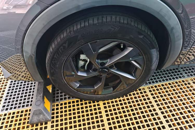 Used GAC Trumpchi GS3 2023 Shadow Speed 270T Dynamic Intelligence Edition Left Front Wheel Hub