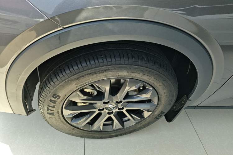 Used GAC Trumpchi GS3 2023 Yingsu 270T Jingqu Edition Left Front Wheel Hub