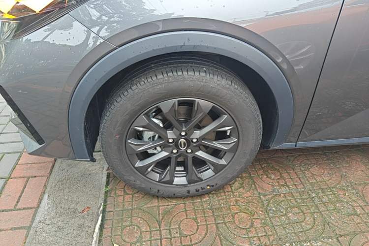 Used GAC Trumpchi GS3 2023 Yingsu 270T Jingqu Edition Left Front Wheel Hub
