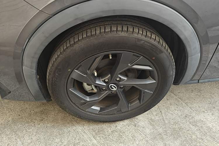 Used GAC Trumpchi GS3 2023 Shadow Speed 270T Dynamic Intelligence Edition Left Front Wheel Hub
