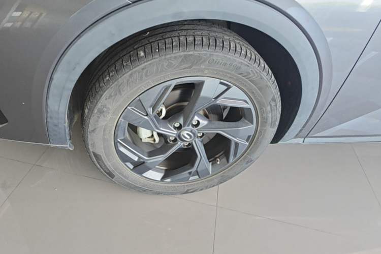 Used GAC Trumpchi GS3 2023 Shadow Speed 270T Dynamic Intelligence Edition Left Front Wheel Hub