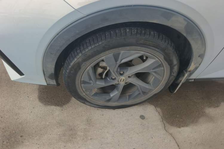 Used GAC Trumpchi GS3 2023 Shadow Speed 270T Dynamic Intelligence Edition Left Front Wheel Hub