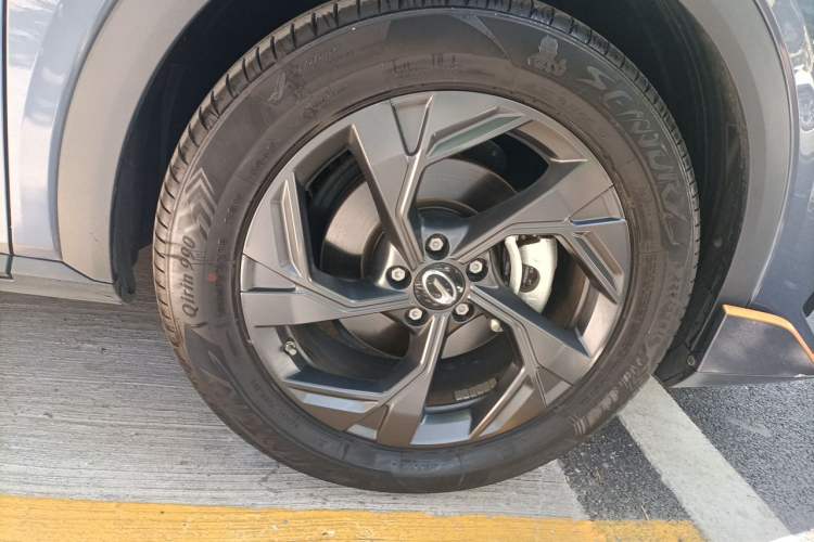 Used GAC Trumpchi GS3 2023 Shadow Speed 270T R-STYLE Edition Right Front Wheel Hub