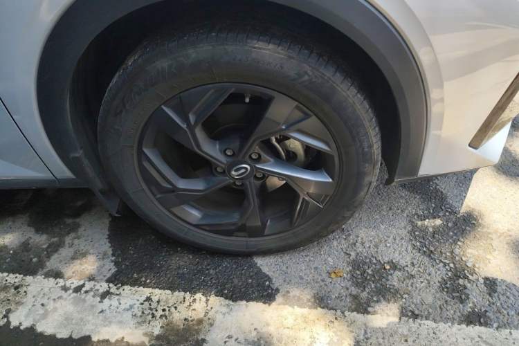 Used GAC Trumpchi GS3 2023 Shadow Speed 270T Dynamic Intelligence Edition Right Front Wheel Hub