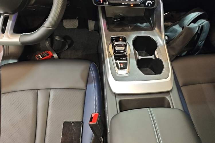 Used GAC Trumpchi GS3 2023 Shadow Speed 270T Enjoyment Edition Gear Lever