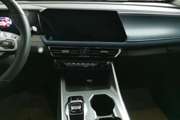 Used GAC Trumpchi GS3 2023 Shadow Speed 270T Dynamic Intelligence Edition Audio And AC Panel