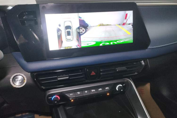 Used GAC Trumpchi GS3 2023 Shadow Speed 270T Enjoyment Edition Audio And AC Panel