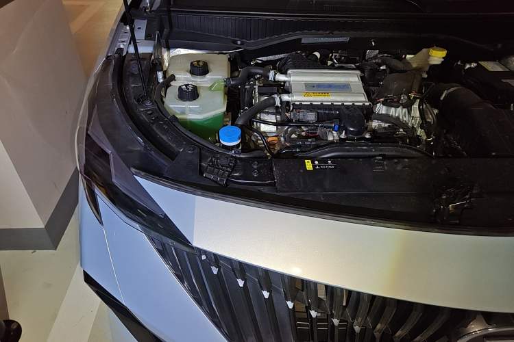 Used GAC Trumpchi GS3 2023 Shadow Speed 270T Dynamic Intelligence Edition Engine Bay Right