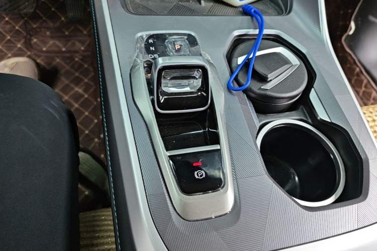 Used GAC Trumpchi GS3 2023 Yingsu 270T Jingqu Edition Gear Lever