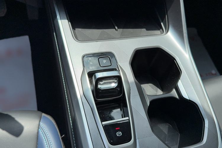 Used GAC Trumpchi GS3 2023 Shadow Speed 270T Enjoyment Edition Gear Lever
