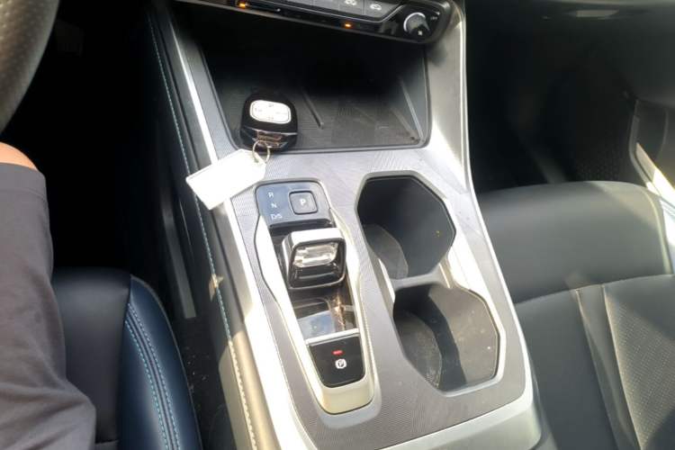 Used GAC Trumpchi GS3 2023 Shadow Speed 270T Enjoyment Edition Gear Lever