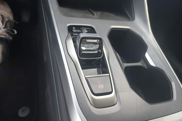 Used GAC Trumpchi GS3 2023 Shadow Speed 270T Enjoyment Edition Gear Lever