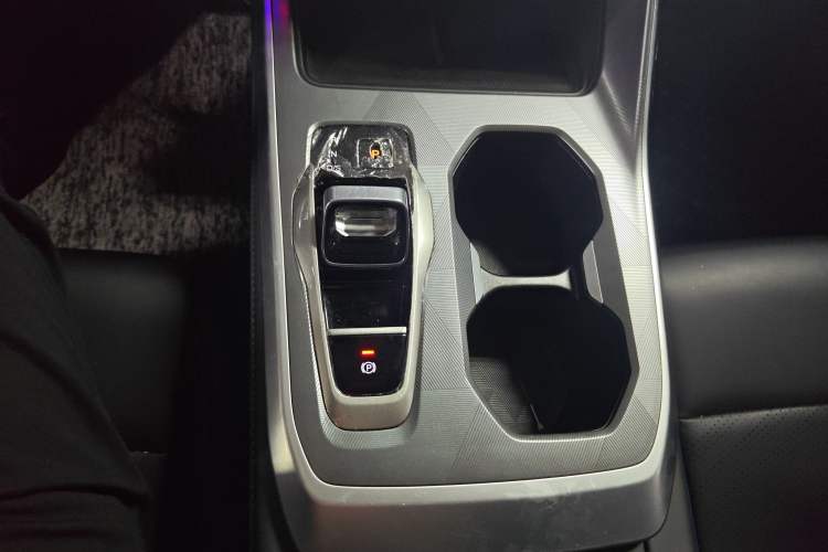 Used GAC Trumpchi GS3 2023 Shadow Speed 270T Enjoyment Edition Gear Lever