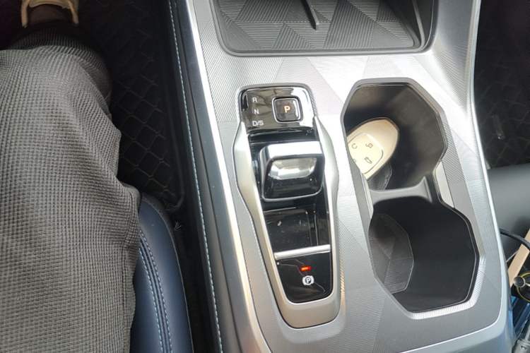 Used GAC Trumpchi GS3 2023 Shadow Speed 270T Enjoyment Edition Gear Lever