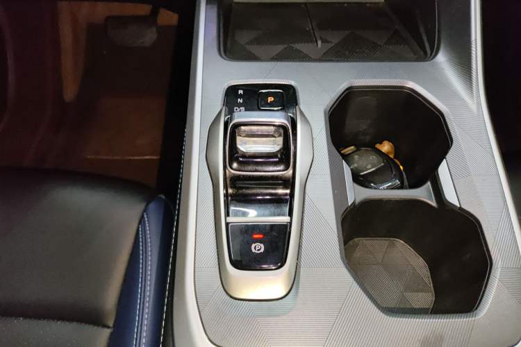 Used GAC Trumpchi GS3 2023 Shadow Speed 270T Enjoyment Edition Gear Lever