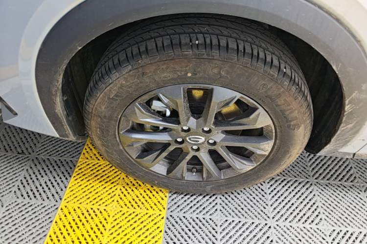 Used GAC Trumpchi GS3 2023 Yingsu 270T Jingqu Edition Left Front Wheel Hub