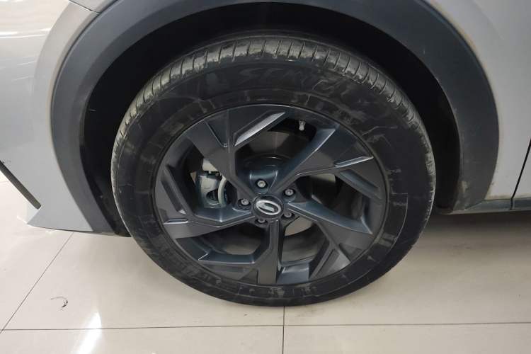 Used GAC Trumpchi GS3 2023 Shadow Speed 270T Dynamic Intelligence Edition Left Front Wheel Hub